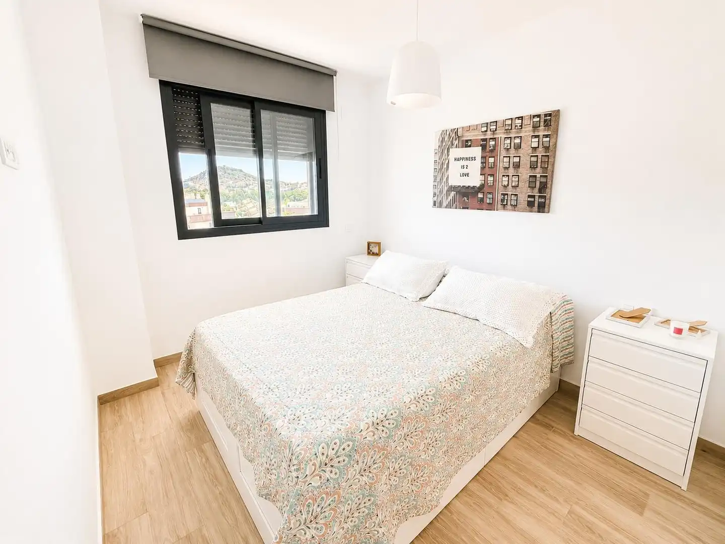 Schlafzimmer von Wohnungen zum Verkauf in Málaga mit Klimaanlage, Privatgarten und Terrasse