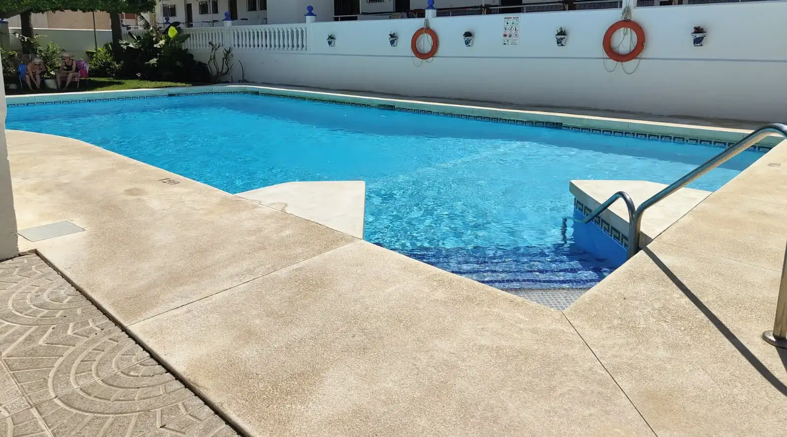 Piscina de Piso en venta en Benalmádena con Terraza, Trastero y Amueblado