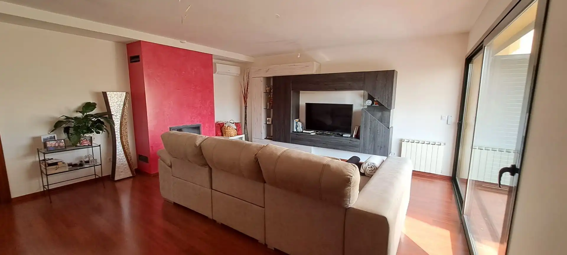 Sala de estar de Casa o chalet en venta en Navata con Aire acondicionado, Calefacción y Jardín privado