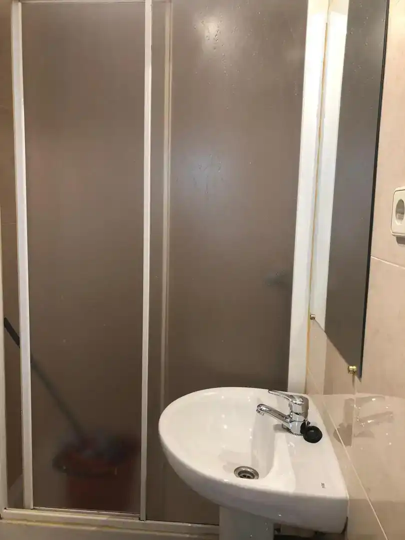 Bany de Estudi en venda en Madrid amb Parquet, Moblat i Rentadora