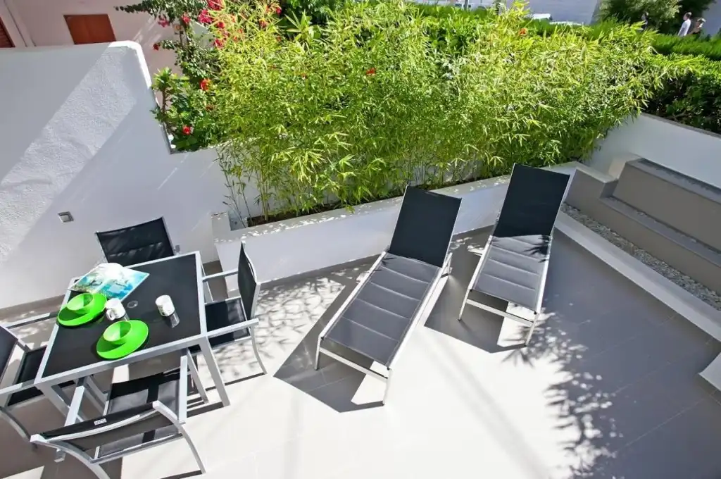 Terrasse von Erdgeschoss zum Verkauf in Andratx mit Klimaanlage, Privatgarten und Terrasse