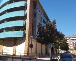 Vista exterior de Local en venda en  Huesca Capital