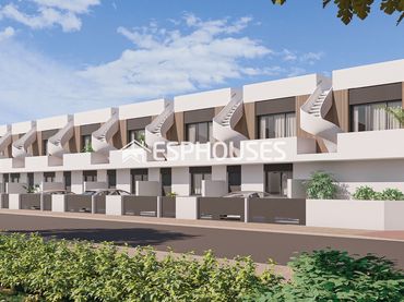 Casa pareada con balcón en venta en Pilar de la Horadada ciudad