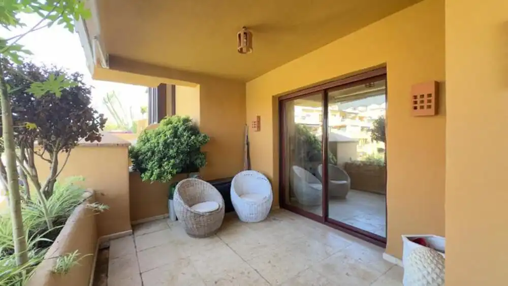 Terrassa de Apartament de lloguer en Estepona amb Aire condicionat, Terrassa i Piscina