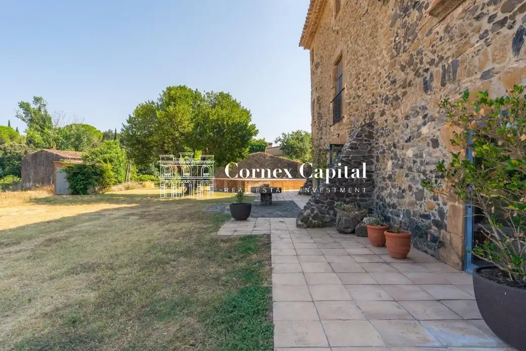 Terrasse von Country house zur Miete in Rupià mit Klimaanlage, Heizung und Privatgarten