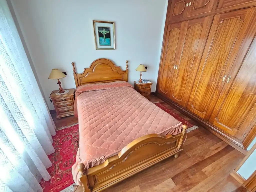 Habitación de Casa o chalet en venta en Avilés