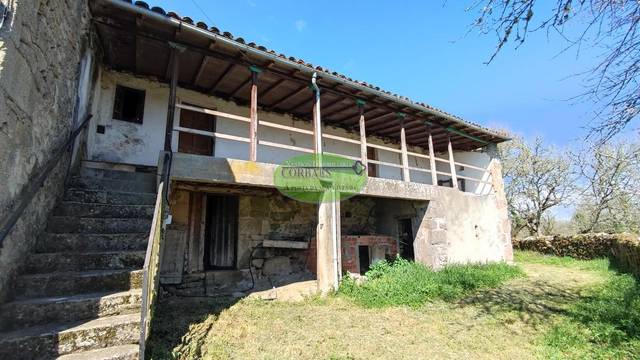 Casa-chalet en Venta en Pantón