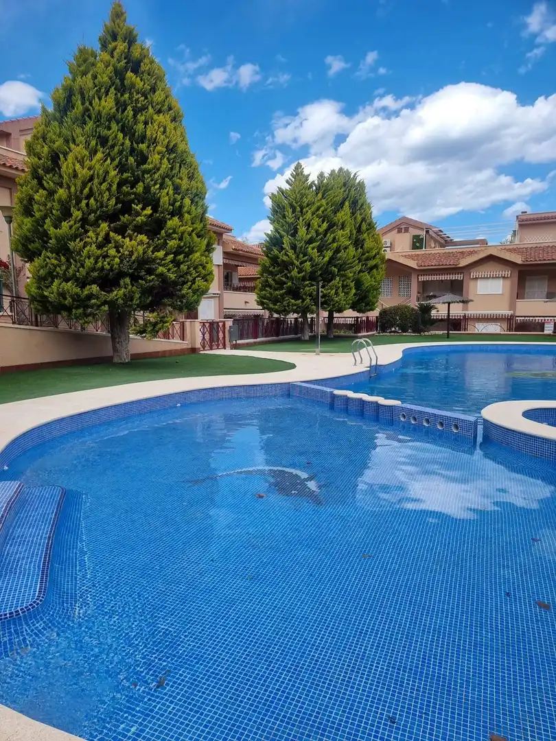 Piscina de Apartamento de alquiler en Santa Pola con Aire acondicionado, Terraza y Trastero