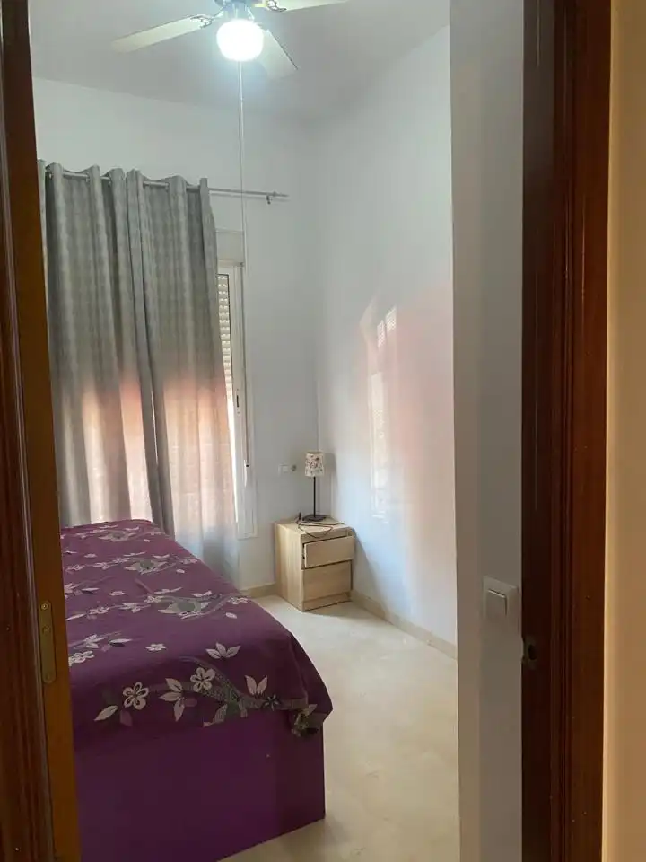 Dormitori de Planta baixa en venda en Dos Hermanas amb Aire condicionat i Moblat