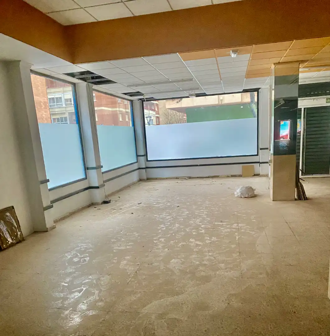Local comercial en venda a Calle Pamplona 10