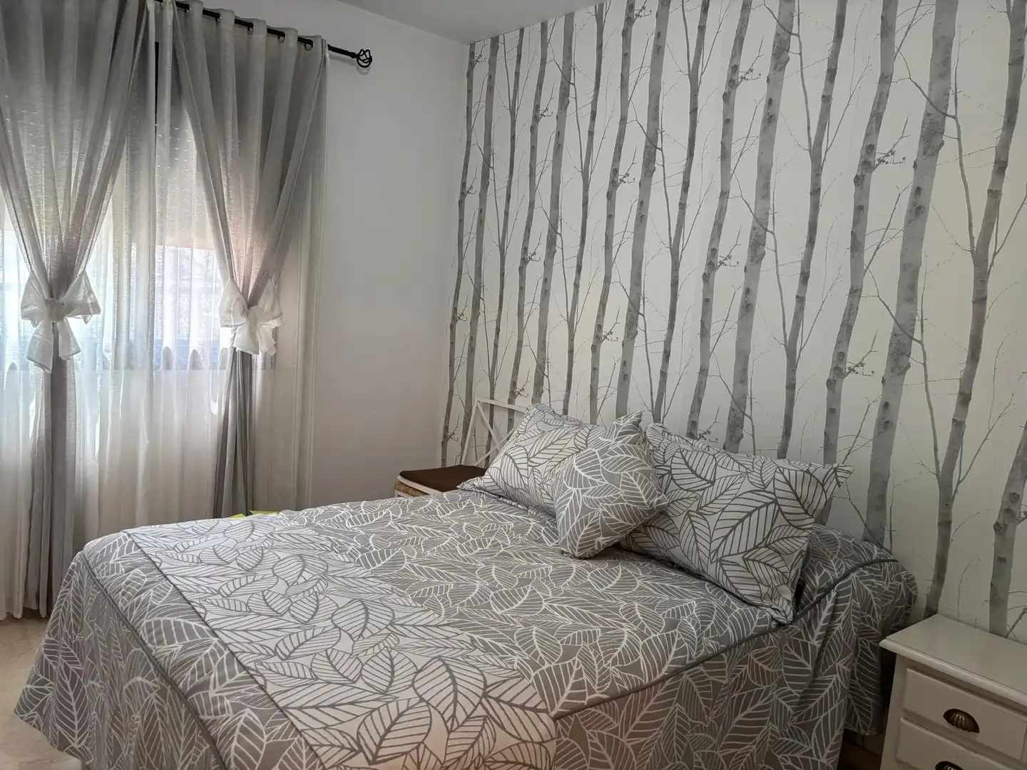 Dormitori de Apartament de lloguer en Estepona amb Aire condicionat, Calefacció i Terrassa