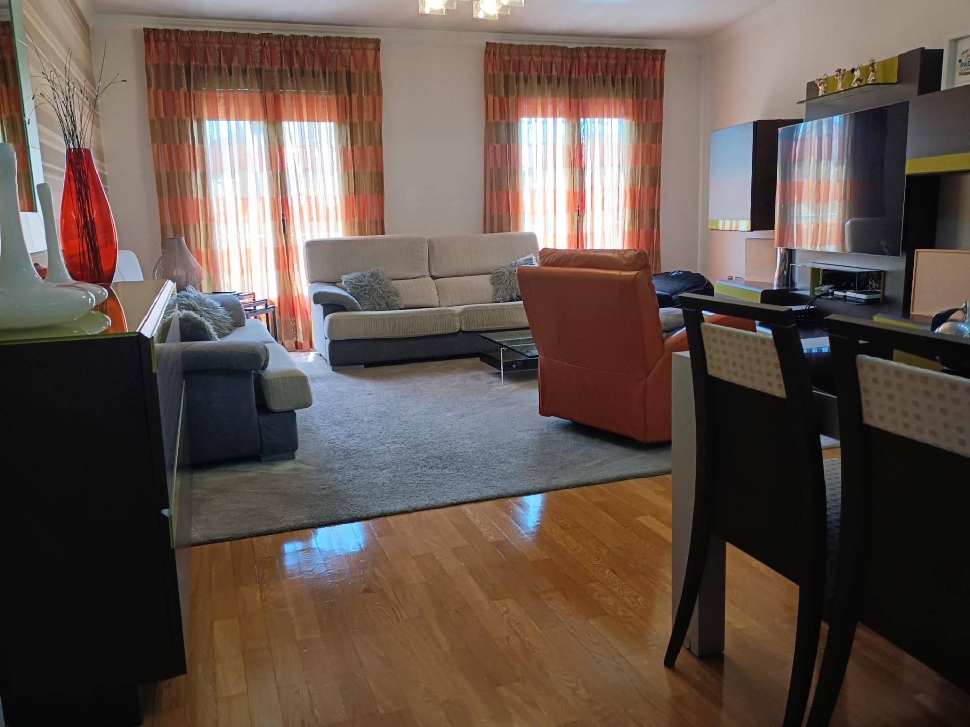 Sala de estar de Dúplex en venta en Casarrubuelos con Aire acondicionado, Calefacción y Parquet