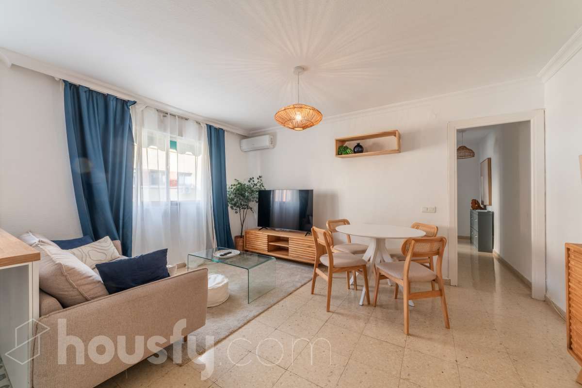 Sala d'estar de Pis de lloguer en Málaga Capital amb Aire condicionat, Moblat i Es permeten mascotes