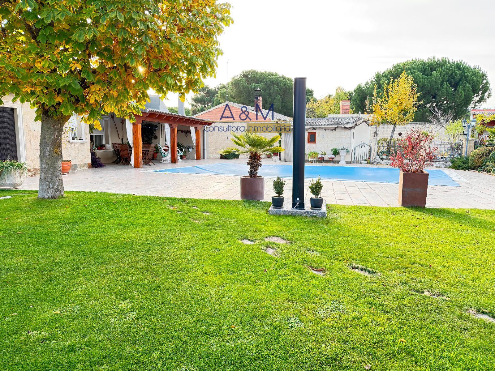 Jardín de Casa o chalet en venta en La Parrilla  con Calefacción y Piscina