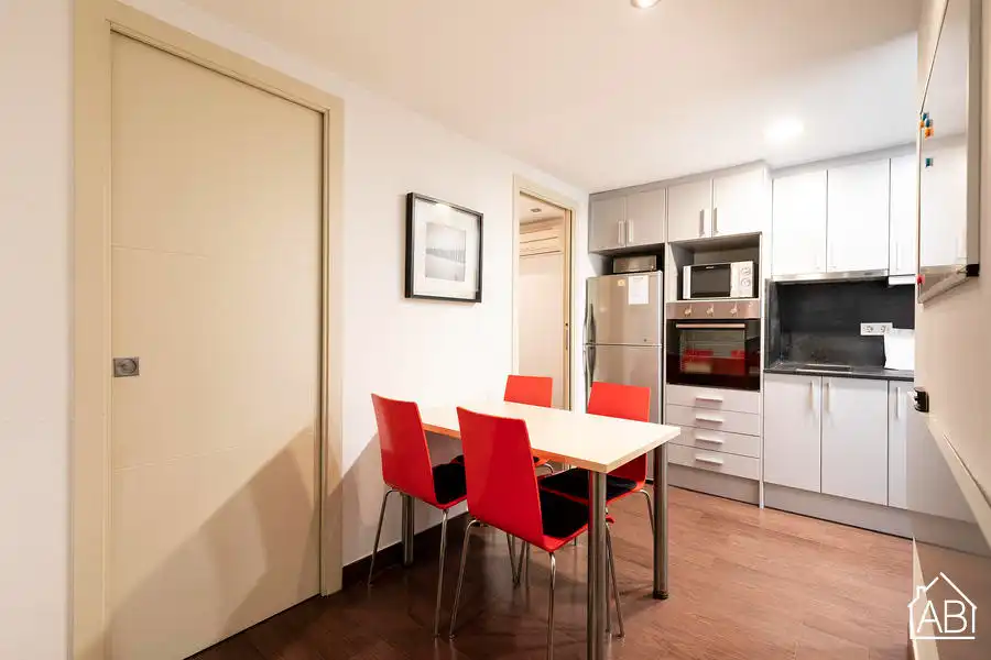 Küche von Wohnungen zum Verkauf in Barcelona mit Möbliert und Balkon