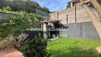 Jardí de Casa adosada en venda en Castro-Urdiales amb Calefacció, Jardí privat i Parquet