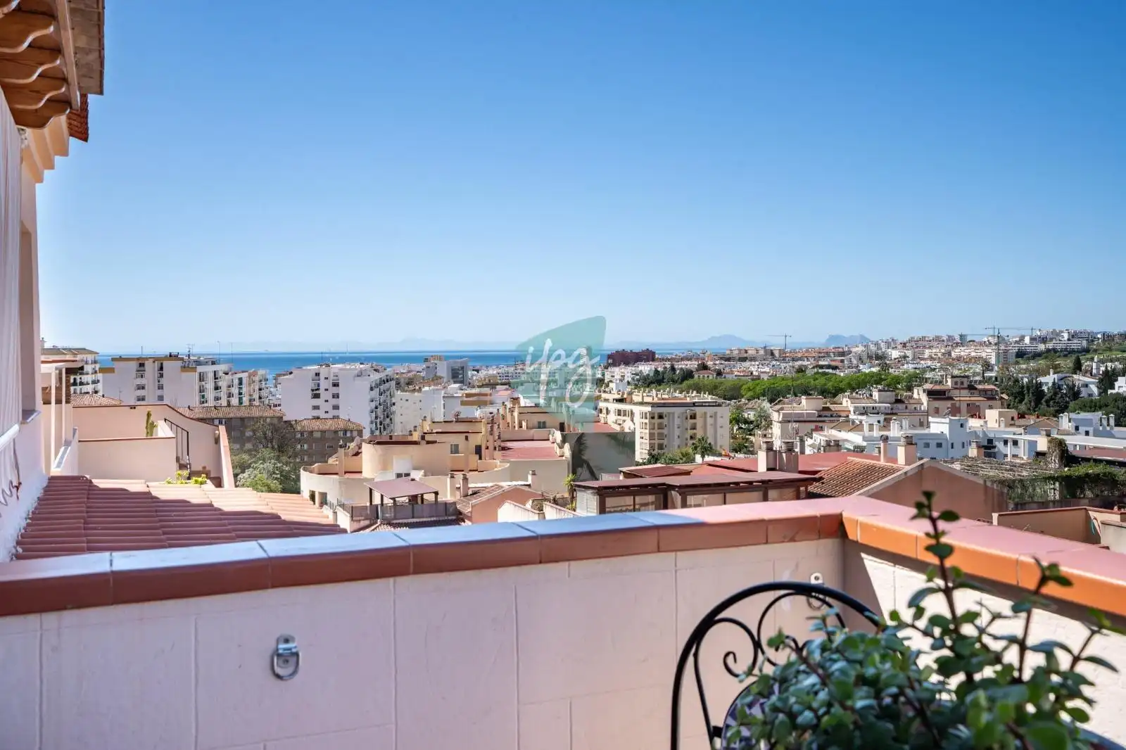 Ático con ascensor en venta en Estepona Pueblo
