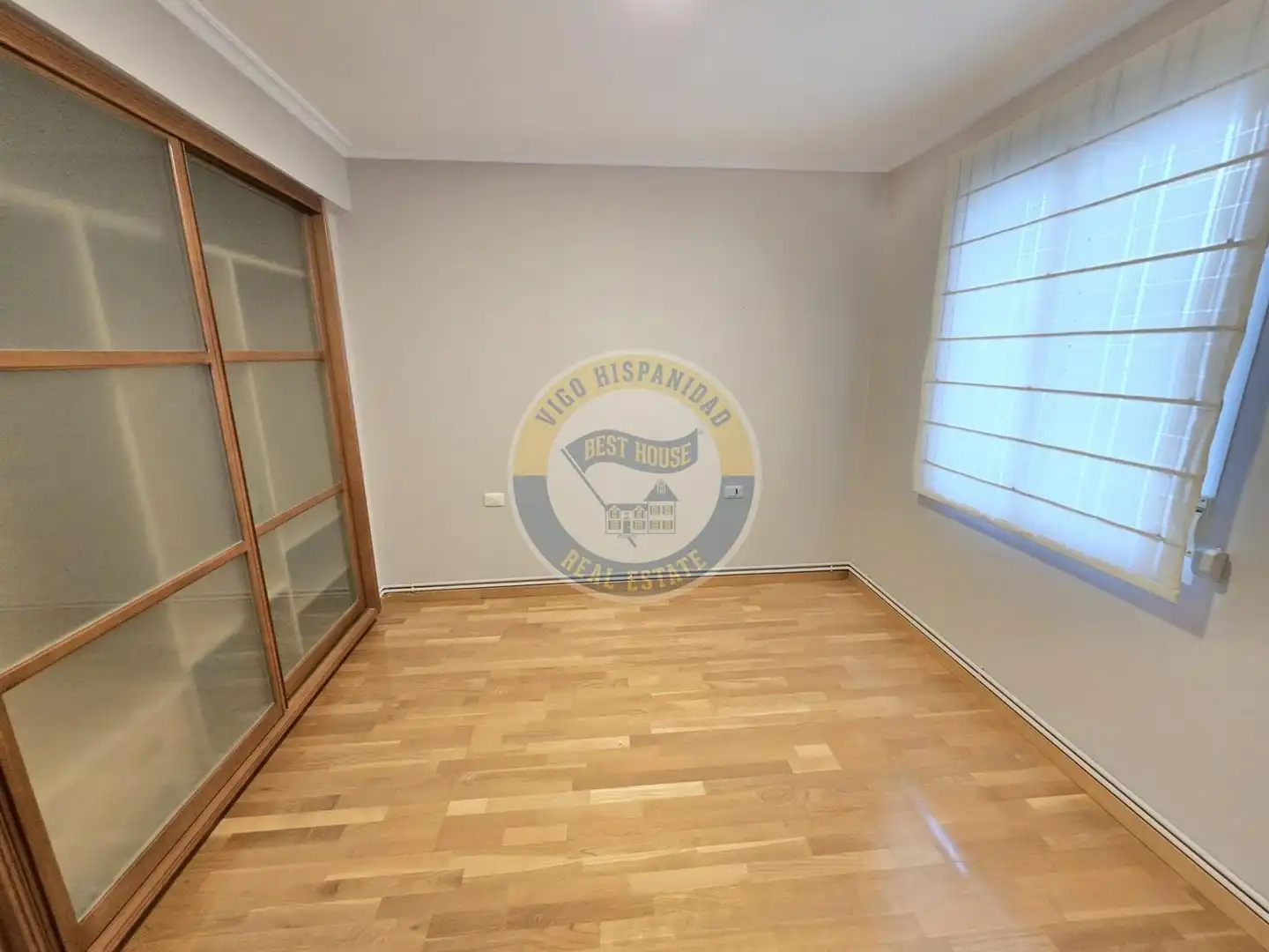 Piso de alquiler en Vigo  con Calefacción