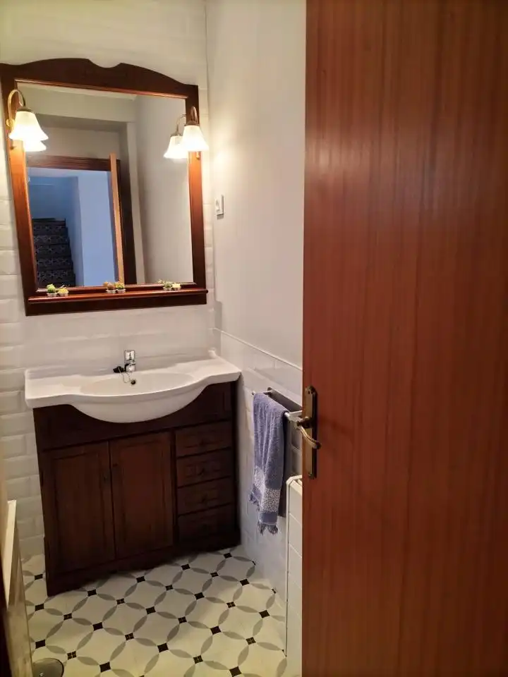 Bathroom of Houses for rent in El Escorial  with Private garden, Storage room and Alarm