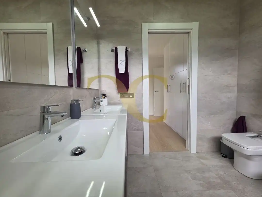 Baño de Casa o chalet en venta en Llanes con Calefacción, Jardín privado y Terraza