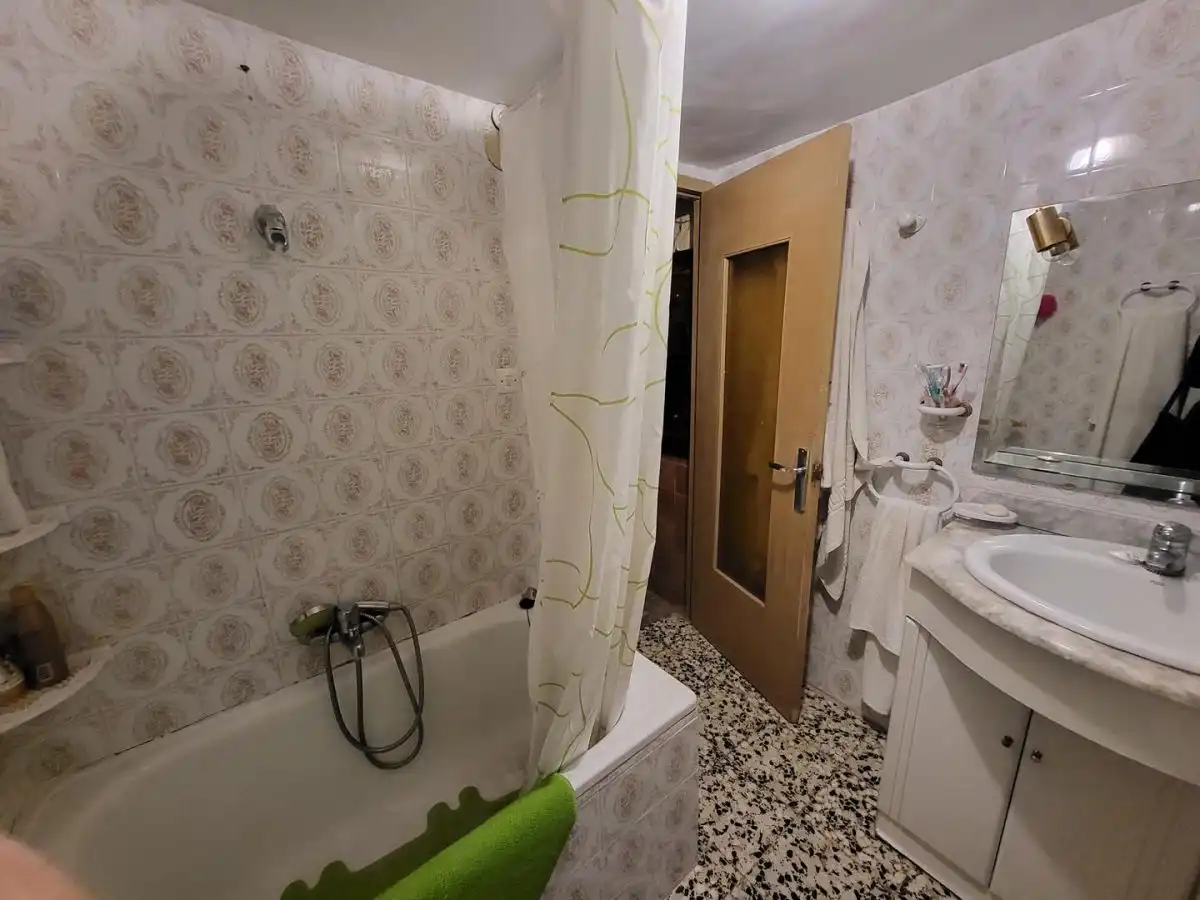 Bany de Casa o xalet en venda en Sisante amb Piscina