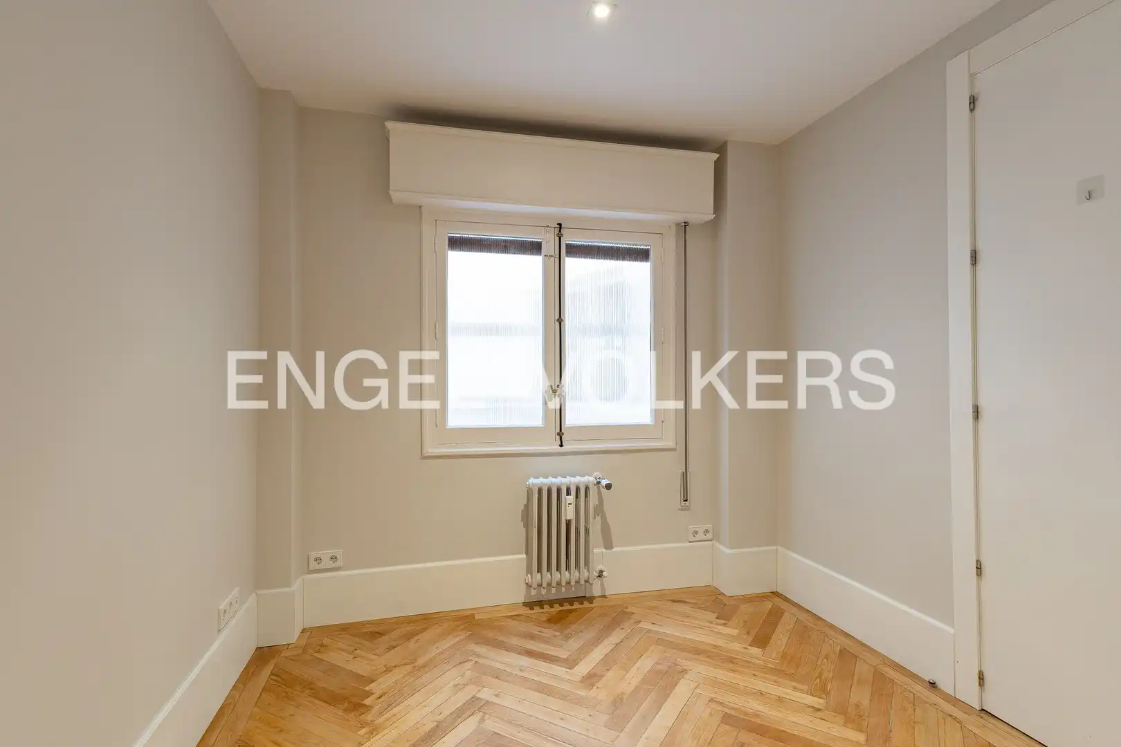 Schlafzimmer von Wohnung zur Miete in Madrid mit Klimaanlage, Heizung und Parkett