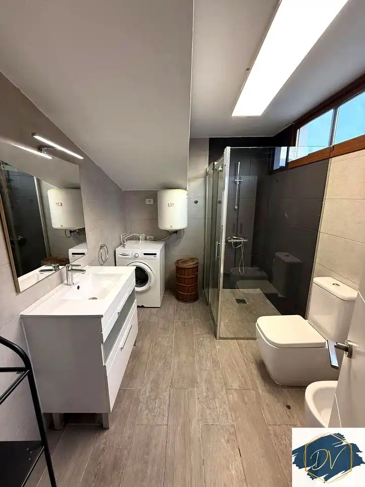 Baño de Estudio de alquiler en El Rosario con Terraza y Amueblado