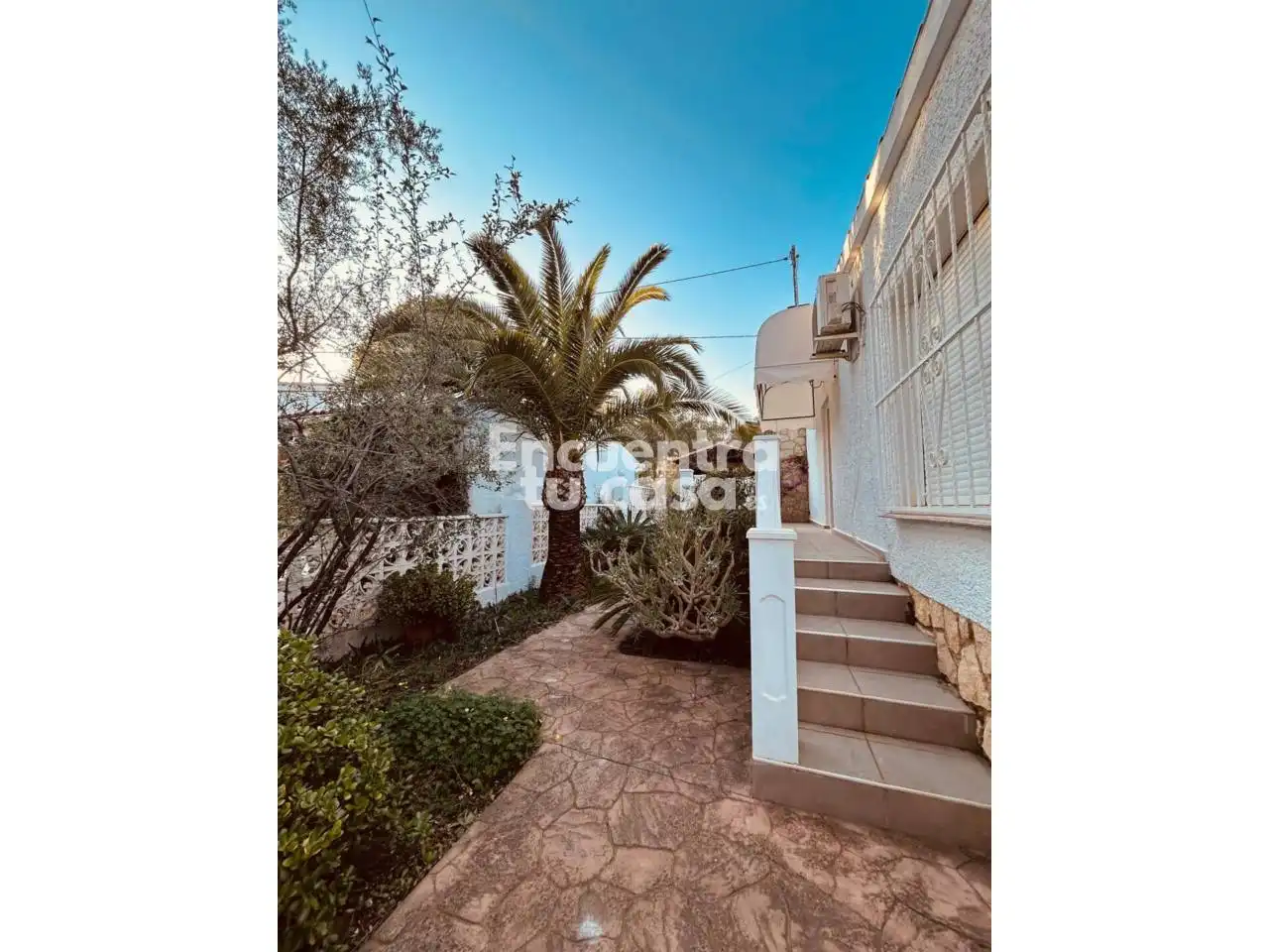 Vista exterior de Casa o chalet en venta en La Nucia con Aire acondicionado, Jardín privado y Terraza
