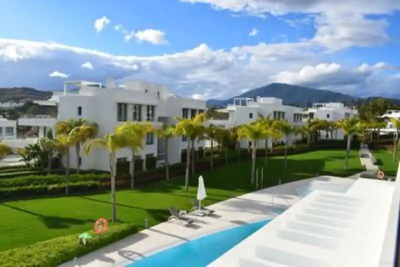 Exterior view of Apartments for rent in Estepona  with Air Conditioner, Heating and Terrace