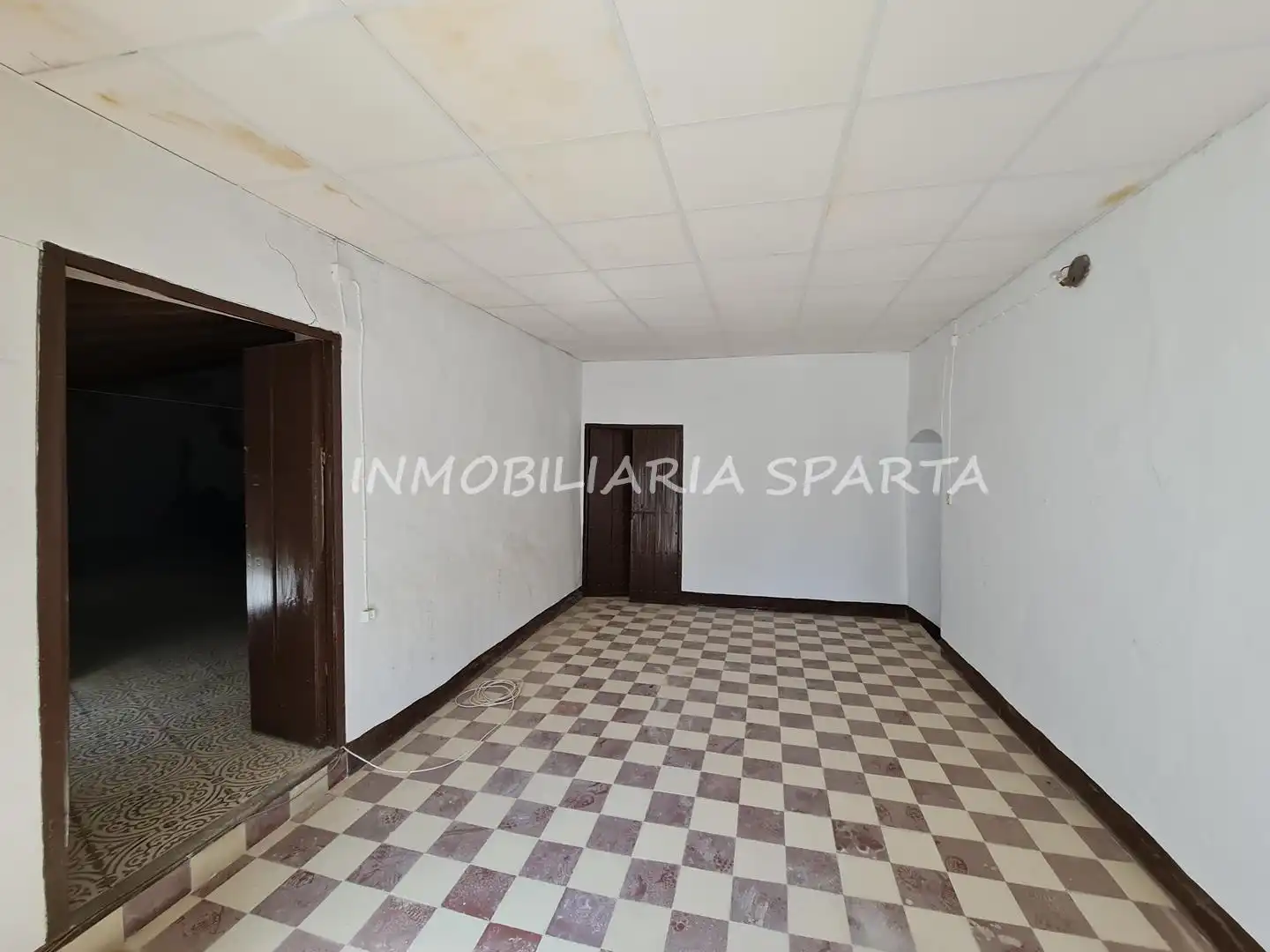 Casa adosada en venda en Sanlúcar la Mayor amb Jardí privat i Balcó