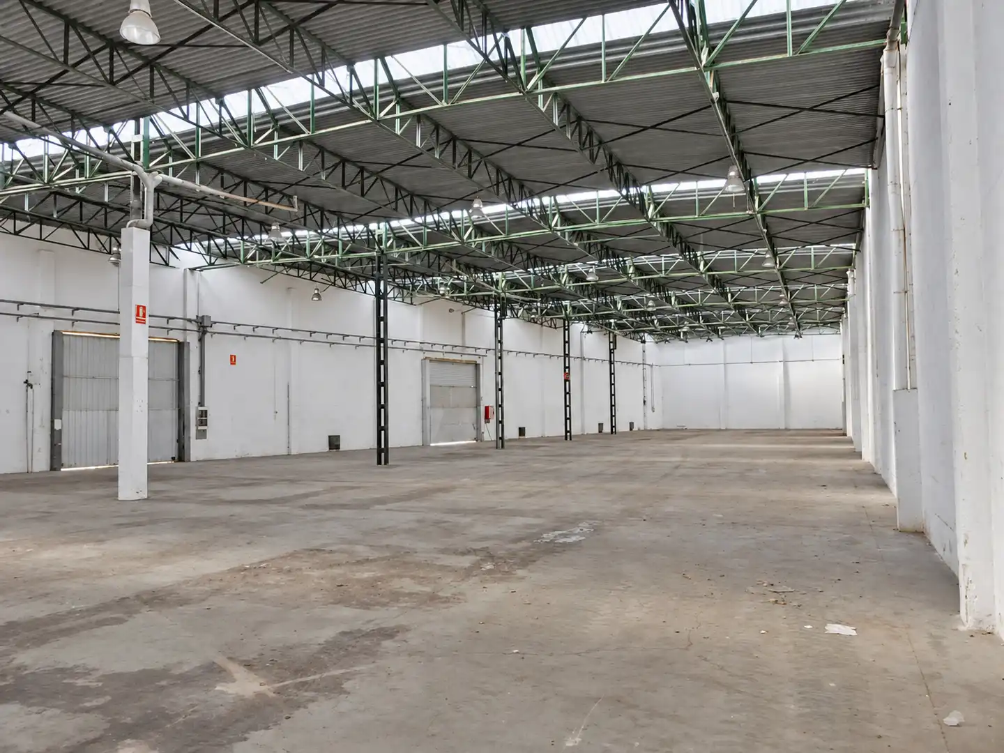 Industriegebäude zur Miete in N-2
