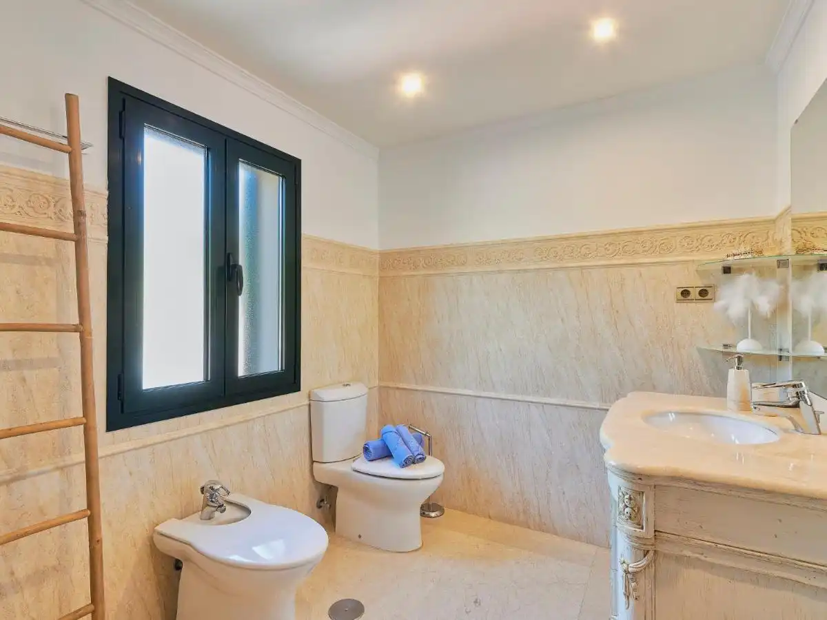 Bathroom of Houses for rent in Marbella  with Air Conditioner, Heating and Private garden