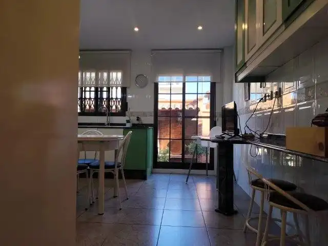 Cuina de Casa adosada en venda en Alaquàs amb Aire condicionat, Terrassa i Traster
