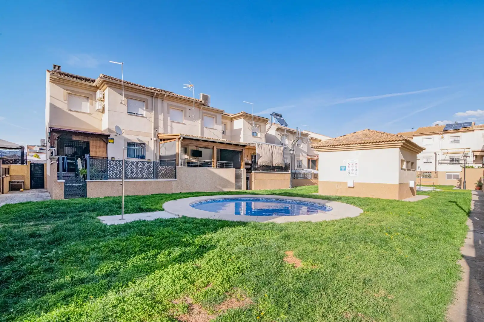Vista exterior de Casa o chalet en venta en Cijuela con Aire acondicionado, Calefacción y Jardín privado