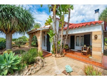 Villa mit Pool zum Verkauf in Cala Blanca