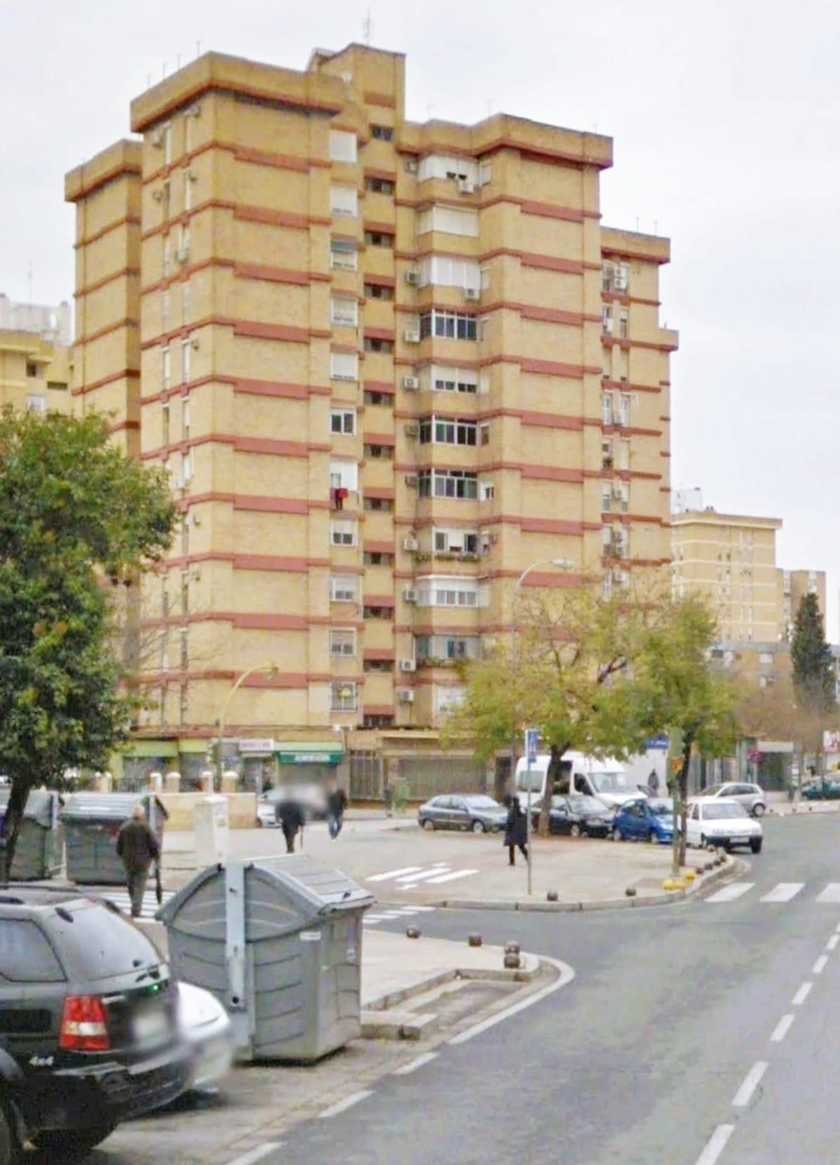 Vista exterior de Pis en venda en  Sevilla Capital amb Aire condicionat