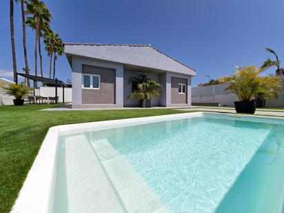 Piscina de Casa o xalet en venda en San Bartolomé de Tirajana amb Aire condicionat, Jardí privat i Terrassa