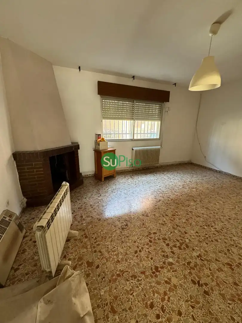 Casa adosada en venta en Avenida Rufino Rubio, 9, Yeles
