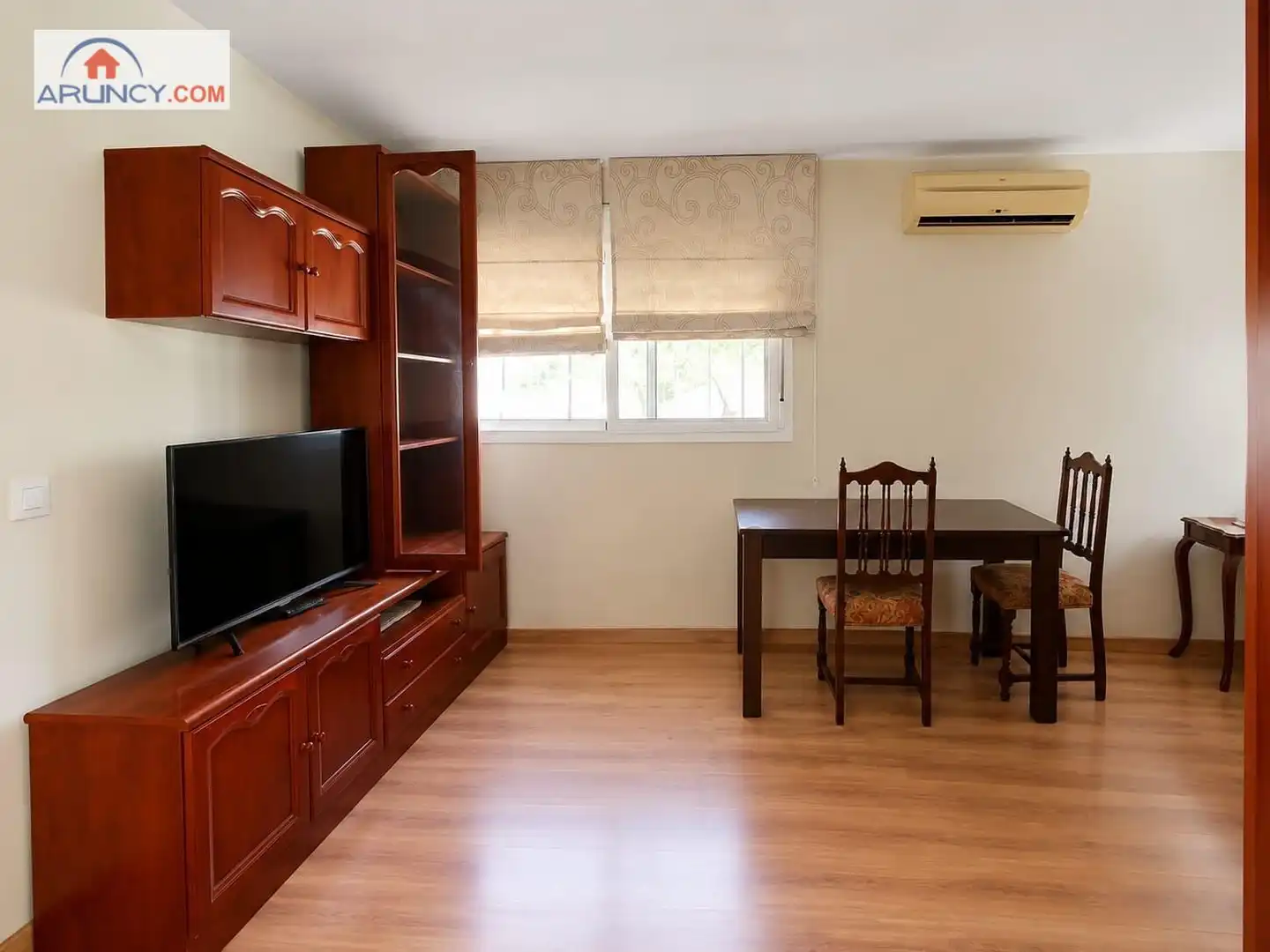 Sala de estar de Piso en venta en Sevilla con Aire acondicionado, Terraza y Amueblado