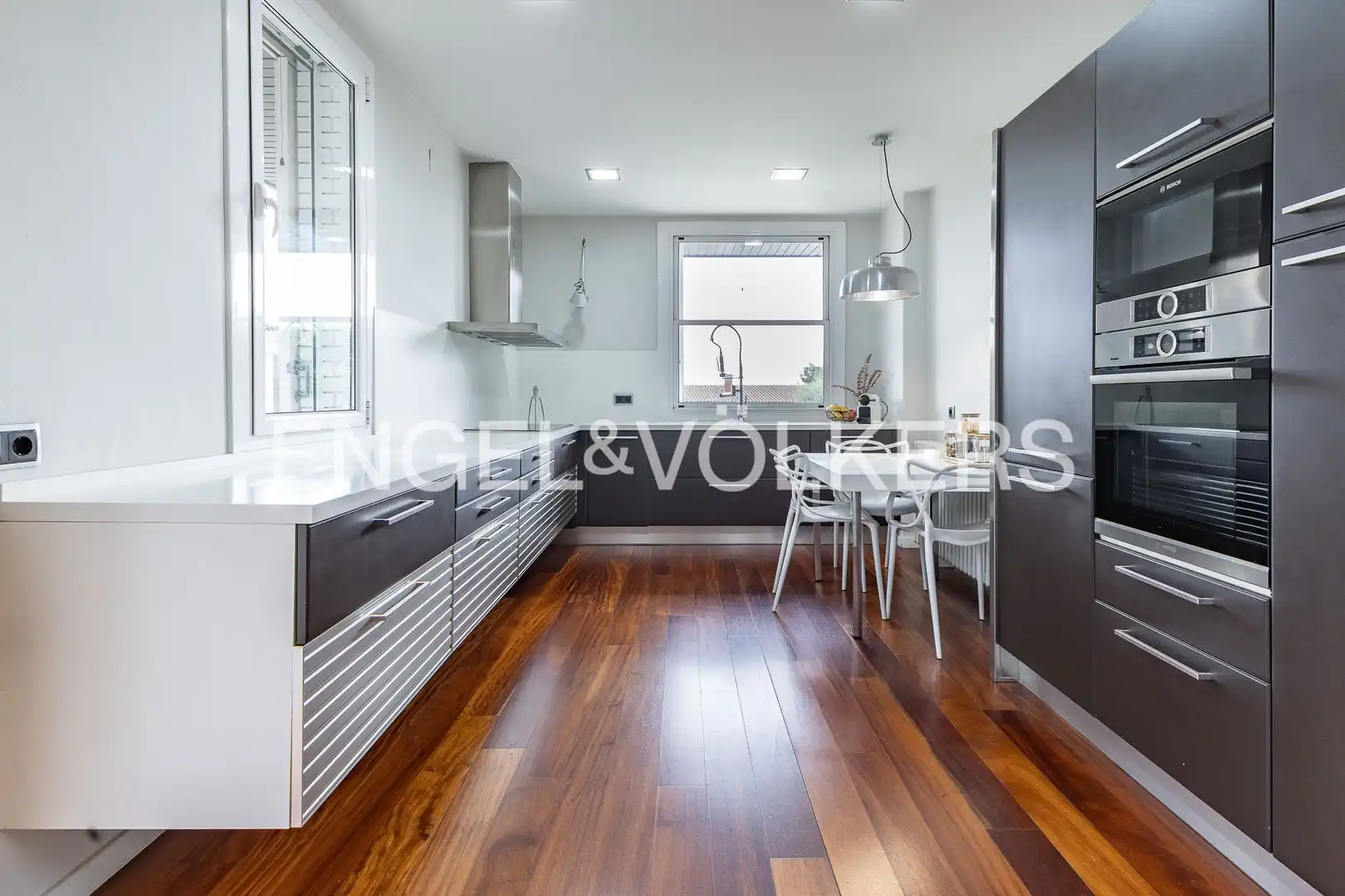 Cocina de Casa o chalet en venta en Canovelles con Aire acondicionado, Calefacción y Jardín privado