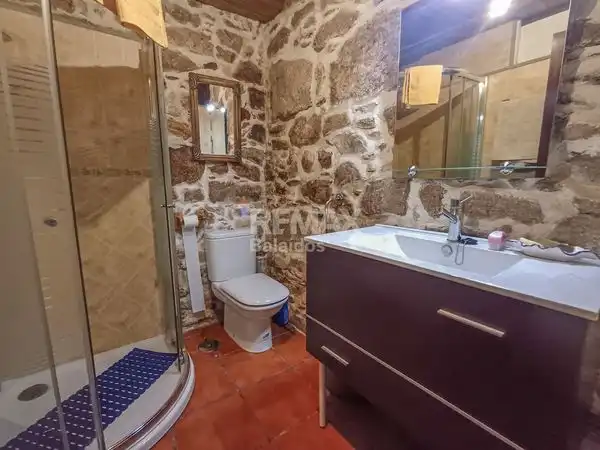 Bany de Casa o xalet en venda en O Rosal   amb Calefacció, Jardí privat i Terrassa