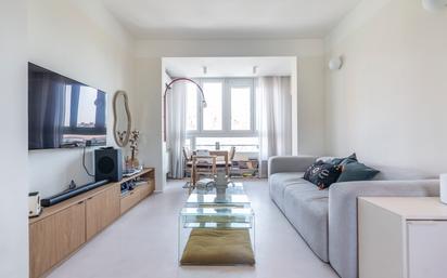 Living room of Flat for sale in  Madrid Capital