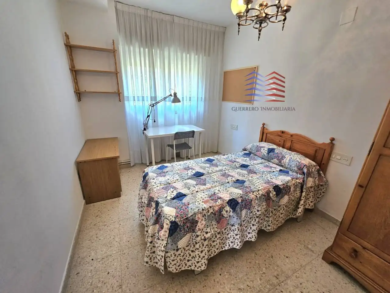 Habitación de Piso de alquiler en Ourense Capital  con Calefacción y Amueblado