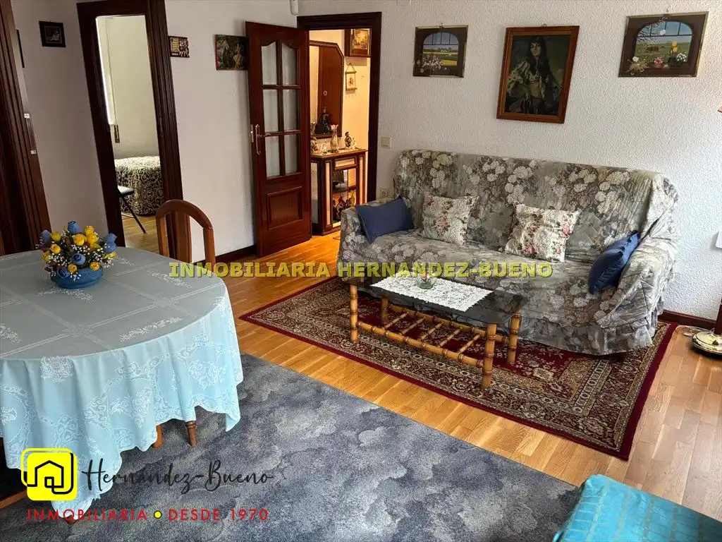 Sala de estar de Piso en venta en Salamanca con Calefacción, Trastero y Amueblado
