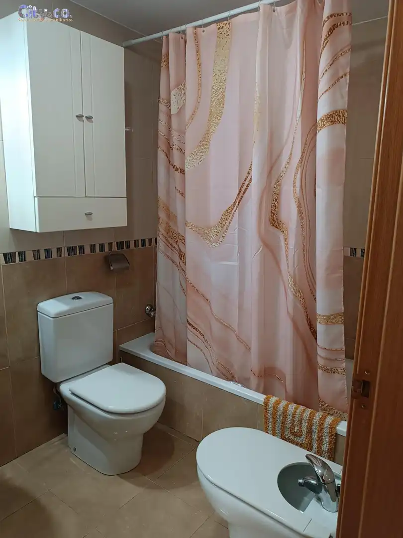 Badezimmer von Wohnung zur Miete in Murcia mit Klimaanlage und Möbliert