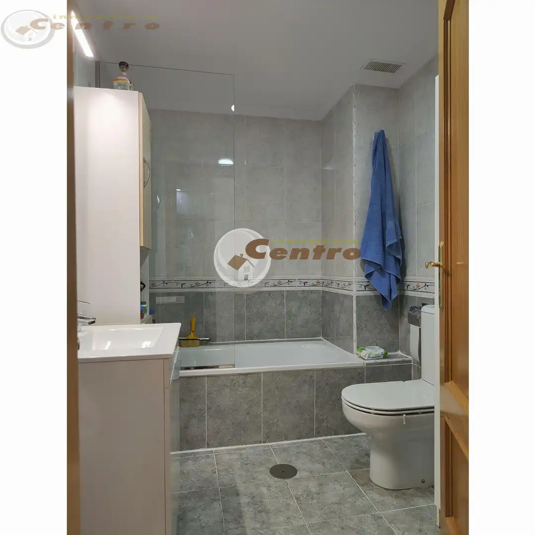 Baño de Piso en venta en Albacete con Calefacción y Balcón