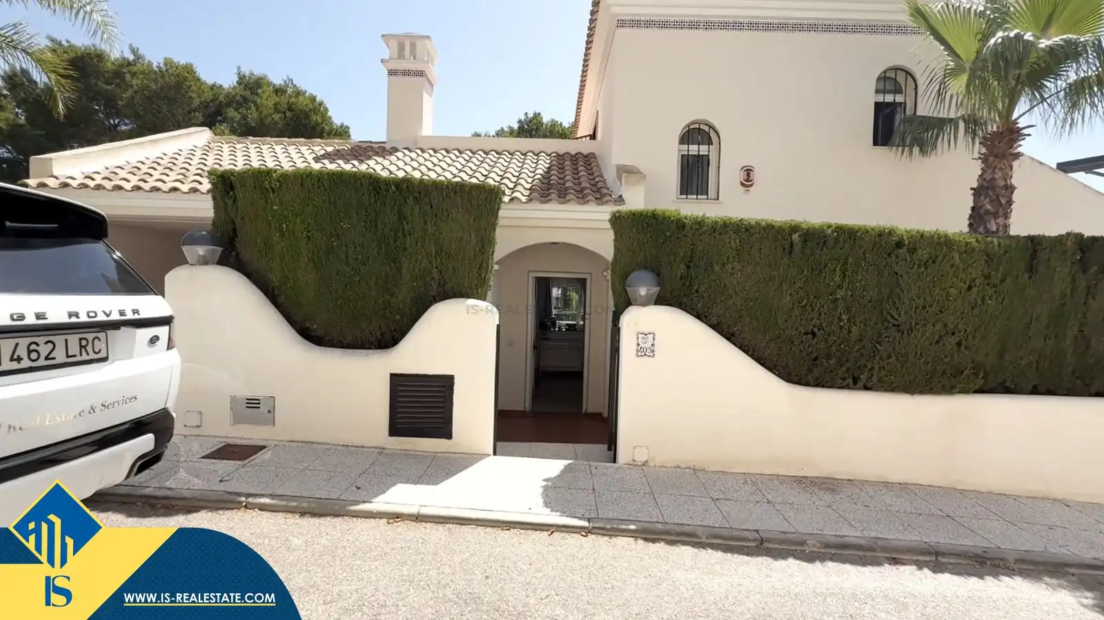 Vista exterior de Casa o xalet en venda en Orihuela amb Jardí privat, Terrassa i Moblat