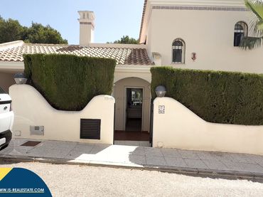 Xalet amb jardí en venda a Orihuela Costa