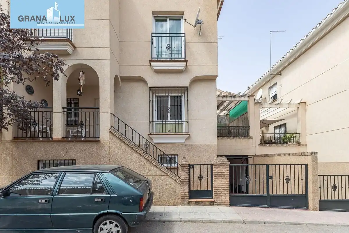 Casa aparellada amb terrassa en venda a Camino CEMENTERIO, imagen 38