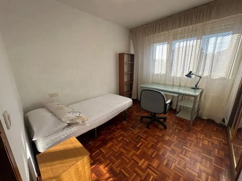 Bedroom of Flat for rent in  Pamplona / Iruña  with Heating, Parquet flooring and Terrace